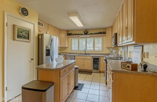 Amazing 4 Bedroom Townhome photos photos