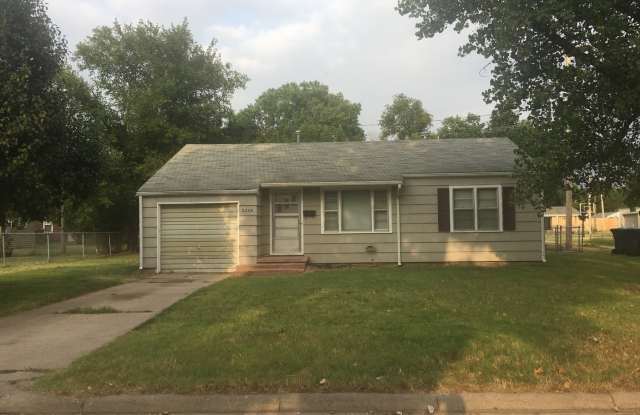 Spacious 2-Bed 1-Bath House photos photos