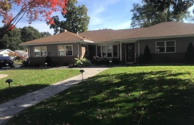 115 Aspinet Drive - 115 Aspinet Drive, Warwick, RI 02888