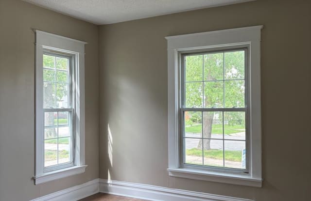 Spacious 3 Bedroom Southside Holland Gallery 4