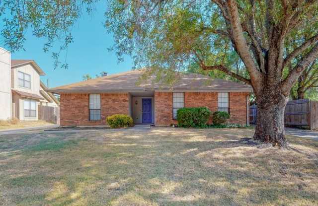 5703 Bramblewood Court - 5703 Bramblewood Court, Arlington, TX 76017