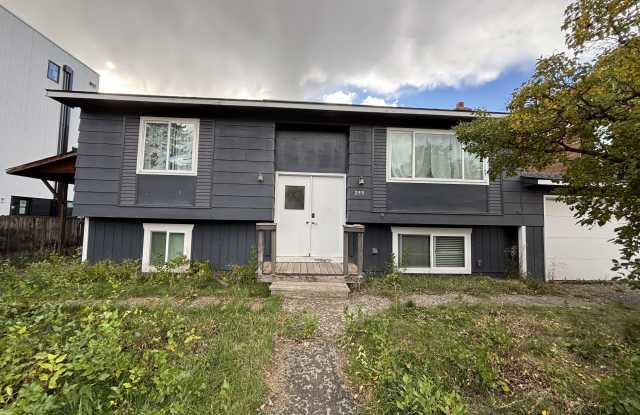 255 South Glenwood - A-upstairs Gallery 1