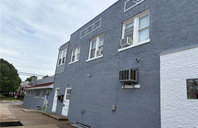 445 E 200th Street Gallery 2