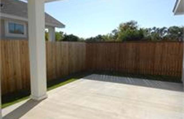 213 Michaelis Drive Gallery 4