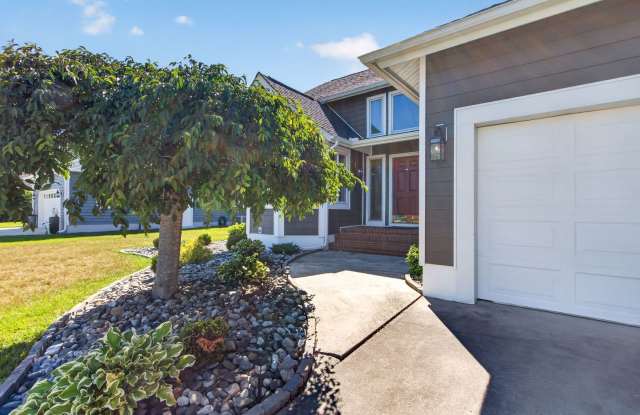 YEAR-ROUND RENTAL - UNFURNISHED - SINGLE-FAMILY HOME IN PLANTATIONS Gallery 3