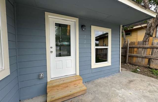 Move in June 10th 2025!! Beautiful 3 bedroom 2 bath photos photos