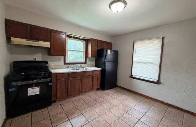 9812 Winkler Gallery 3