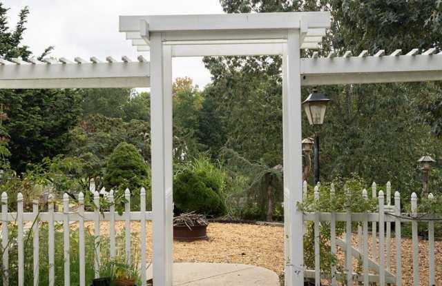 24120 COLTON POINT Road Gallery 3