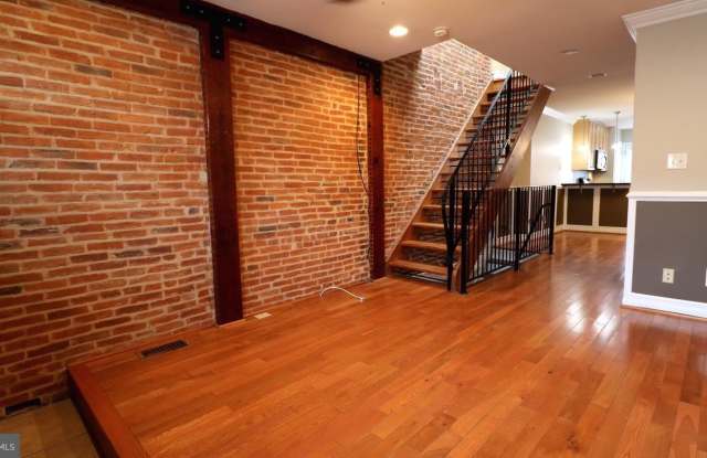 1605 MARSHALL Street Gallery 3