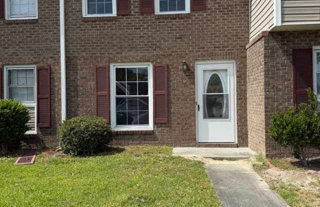 Nice 2 bedroom,  1.5 bath townhouse photos photos