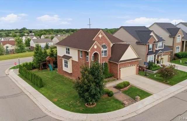 4810 E Stonegate Circle Gallery 2