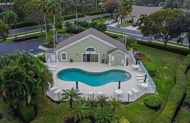 5595 Greenwood Cir Gallery 4