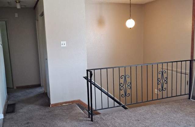 ALL PROSPECTIVE TENANTS MUST SUBMIT A $58NON-REFUNDABLE APPLICATION FEE PER APPLICANT ONLINE AND BE PRE-QUALIFIED PRIOR TO ANY SHOWINGS Gallery 4