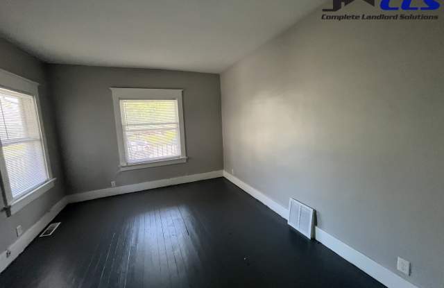 1231 S 10th Apt A photos photos