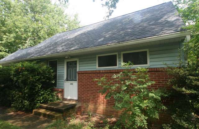102 Dallas Avenue Gallery 2