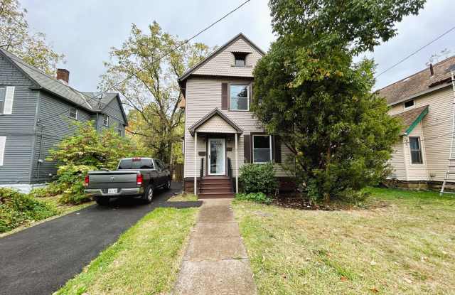 Beautifully Updated 3-Bedroom Home in Euclid – Move-In Ready Comfort  Modern Style! - 1551 East 212th Street, Euclid, OH 44117