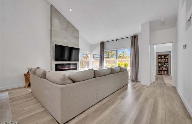 6940 Emerald Springs Lane Gallery 2