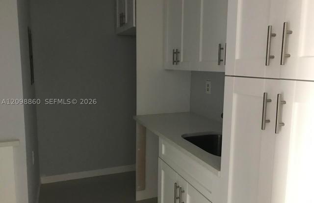 1133 N Benoist Farms Gallery 1