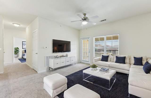 Fairway Landings at Plum Creek - Affordable Housing Gallery 4