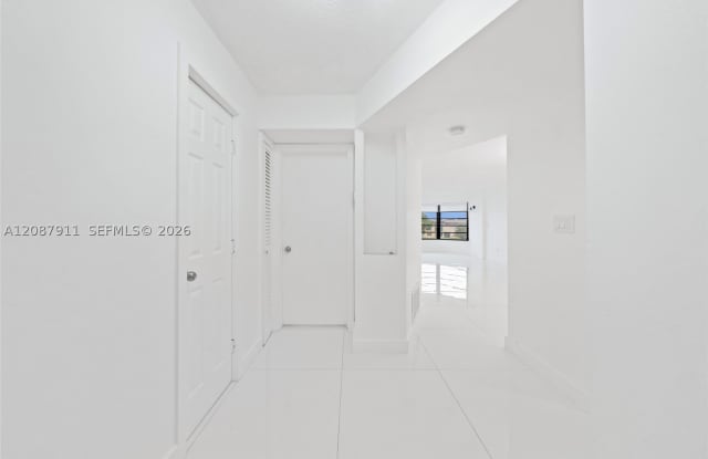18900 NE 14th Ave Gallery 2