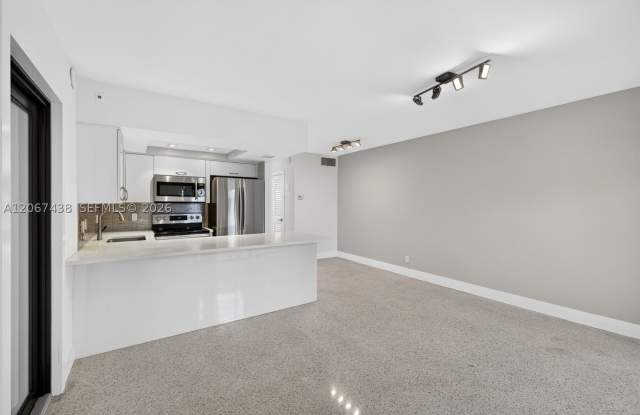 2190 NE 51st Court Gallery 4