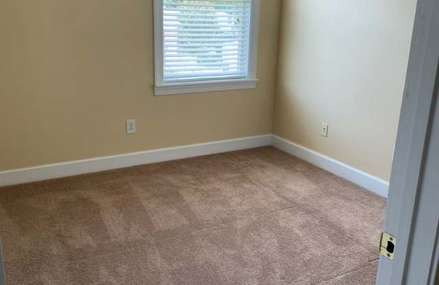 1408 Stickley Ave. Unit B Gallery 3