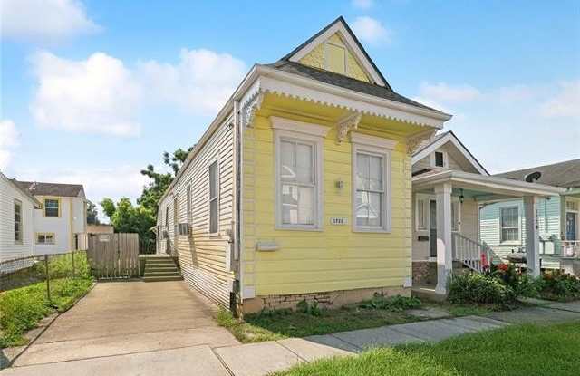 1722 PAUL MORPHY Street photos photos