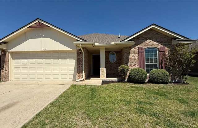 3-Bed, 2-Bath Home in Norman – Spacious, Updated  Move-In Ready! photos photos