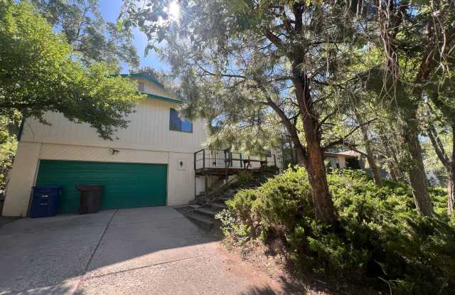 NEW CARPET NEW PAINT! Large 3 Bed/2 Bath HOUSE in East Flag - $2,300.00!! photos photos