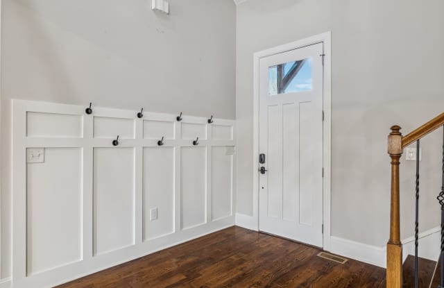 594 Lake Haven Drive Gallery 3