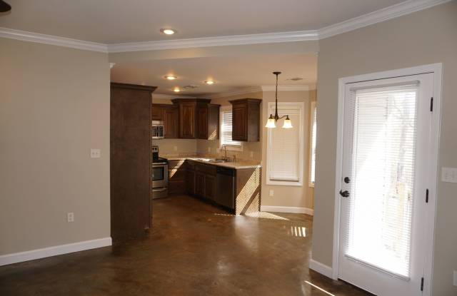 Spacious 4-Bedroom Brick Home with Modern Features in a Prime Jonesboro Location! Gallery 4