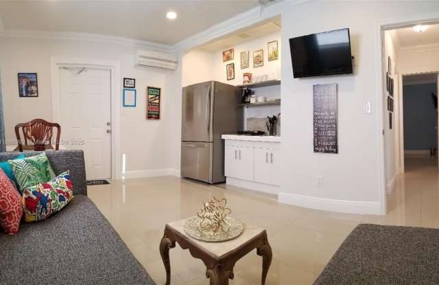 4122 N Circle Dr photos photos