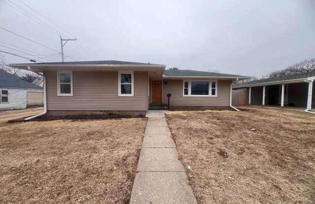 3 Bedroom Home for Rent in Clinton, IA photos photos