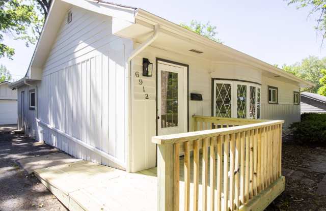 6912 North Harrison Street photos photos