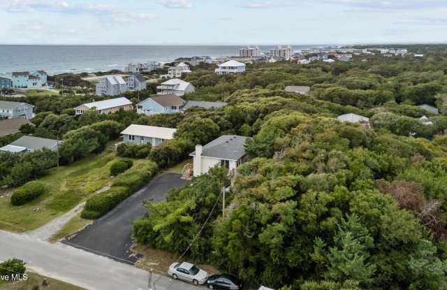 109 Yaupon Drive Gallery 3