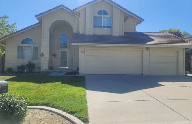 Beautiful 2 story house in Galena Country Estates, 3 bedrooms, 2.5 baths, 3 car garage photos photos