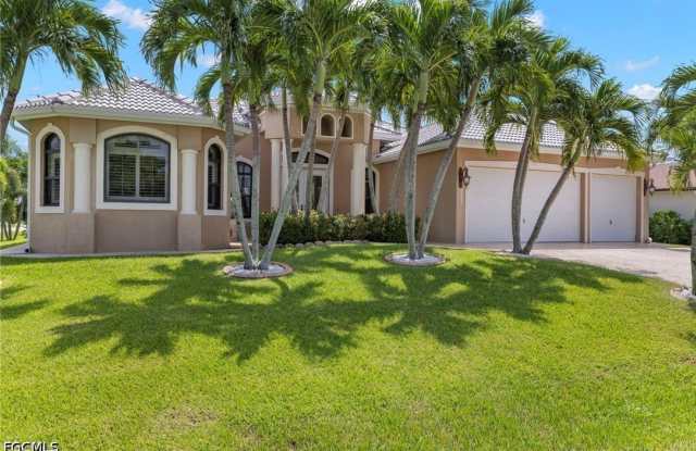 4901 SW 27th Place Gallery 2