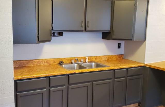 2bed/1bath, bonus room in the basement, EHA approved Gallery 3