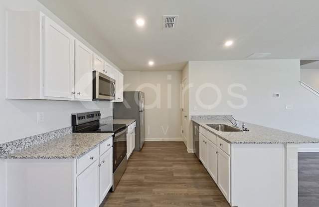 450 Hawthorn Trail Gallery 4