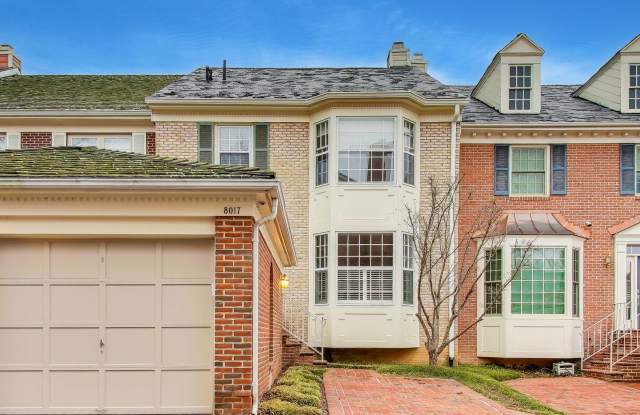 Spectacular 3 Bed + LOFT + 3.5 Bath- Custom Kitchen & Master Retreat w/ Beautiful Updates photos photos