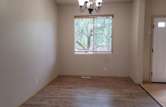 Beautiful CK Home! Gallery 4