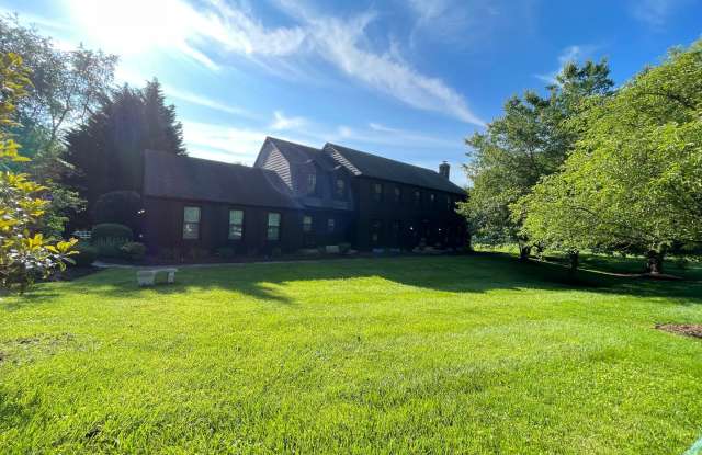 Rare North Potomac Estate With Pool! - 13209 Lantern Hollow Drive, Travilah, MD 20878