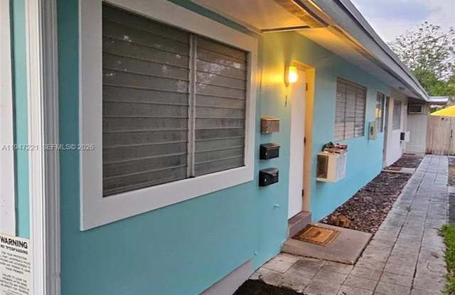 1026 NE 9th Ave photos photos