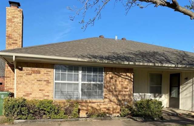 7033 Crosstimbers Lane Gallery 2