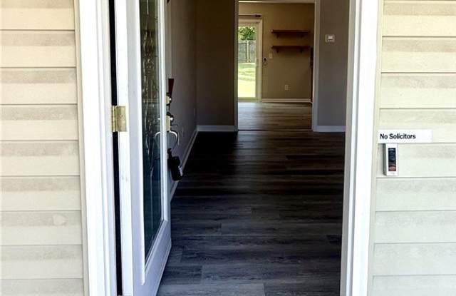 81 Essex Court W Gallery 2