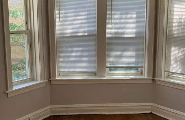 4830 West Addison St. photos photos