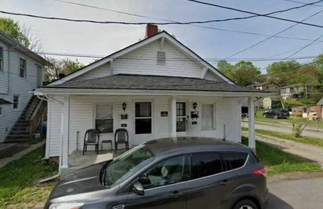 DECEMBER RENT FREE - One Bedroom Renovated Duplex! - 101 Swigert Avenue, Frankfort, KY 40601