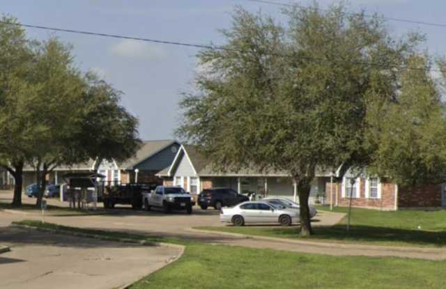 501 Lake Dr. Gallery 4