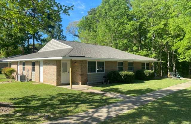Creekside Apartments photos photos