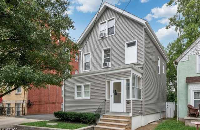 204 Forest St Unit 2 photos photos